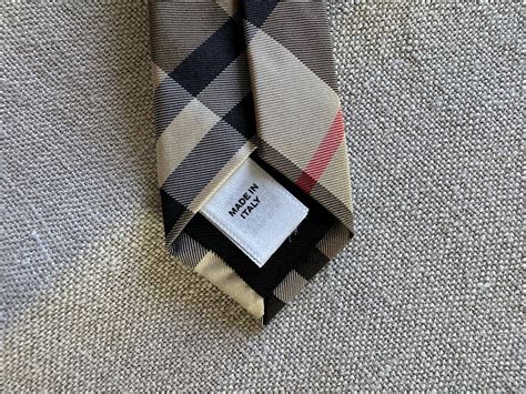 50 jahre alte burberry krawatte|Klassisch geschnittene Seidenkrawatte im Vintage Check.